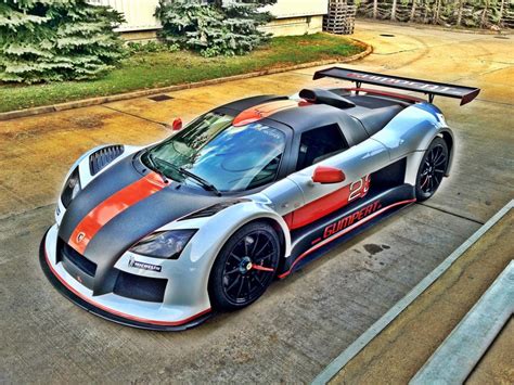Gumpert is een duits bedrijf, dat zich richt op het maken van supercars.hun eerste productiemodel was de apollo.gumpert heeft gewerkt met diverse technische partners voor het ontwikkelen van de apollo, met inbegrip van kw voor de ophanging en ats voor de wielen. Gumpert est sauvé
