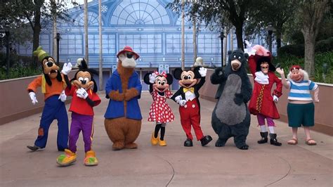 Best Surprise Group Character Meet And Greet Epcot Walt Disney World Disney Money Disney