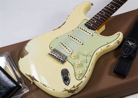 Fender Custom Shop 1960 Stratocaster 2019 Relic Vintage White Solid