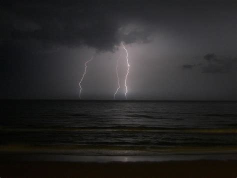 Lightning Over The Sea By Donkotsu On Deviantart