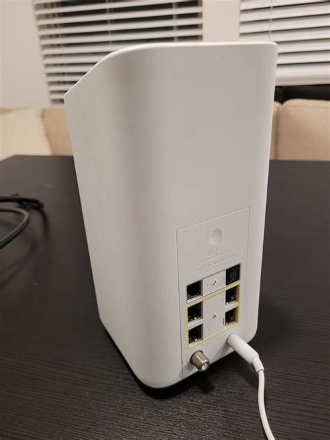 Xfinity Home Wifi Router Modem White Xb7 Cm W Power Adaptor Turns On