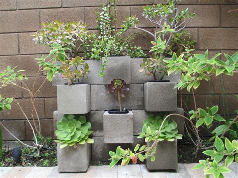 15 Awesome Outdoor Diy Projects Using Concrete Blocks