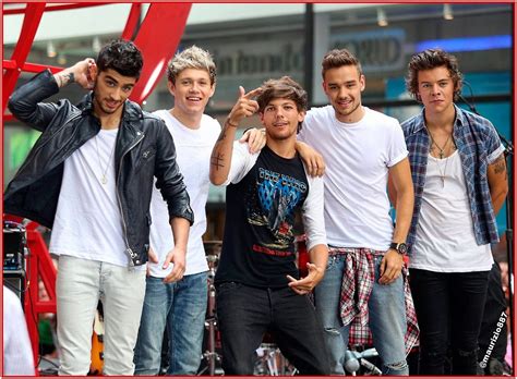 One direction tour 2013 program book photos harry styles w fold out 1d. one direction Today Show 2013 - One Direction Photo ...