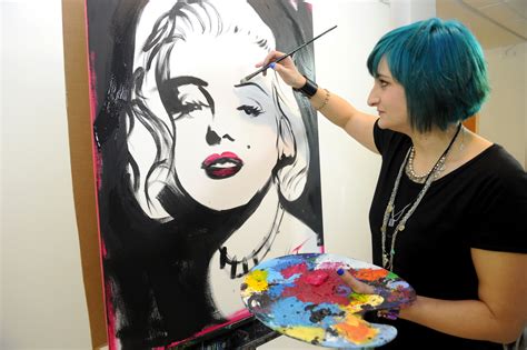 Speed artist paints portraits of celeb icons in 180 seconds