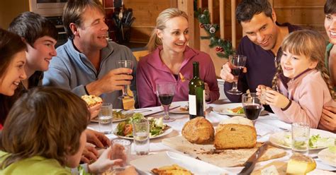 Is christmas your all time favorite holiday of the year? Simple, quick and easy Christmas Eve Family Meal Ideas