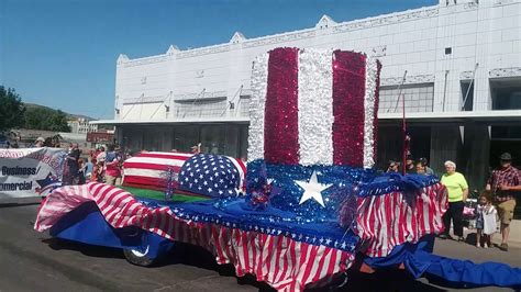 Most Patriotic And Best Business Floats Independence Day Parade Youtube