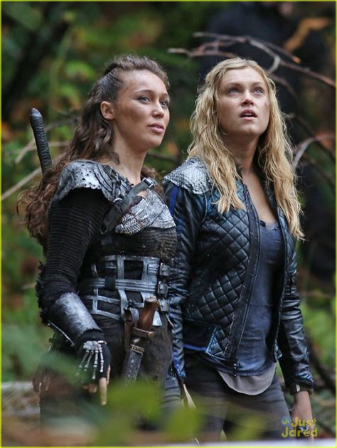 Eliza Taylor Heads Back Into The Woods On The 100 Photo 736047