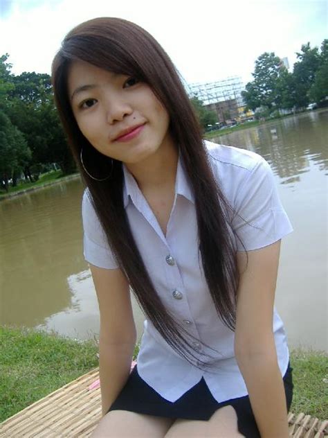 Thai Cute Girl Photos Thai Teen Girl University Uniformthai Cute Photo