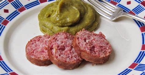 La cuisine dici et dISCA Saucisse de Morteau et purée de pois cassés