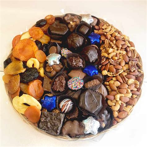 Chocolate Nut Fruit Platter Passover Style Ubicaciondepersonascdmx