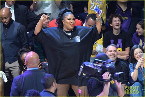 Lizzo Bares Her Thong While Twerking At The Lakers Game Photo 4400614 Photos Just Jared