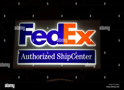 Fedex Logo Hi Res Stock Photography And Images Alamy