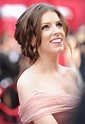 Celebrity Anna Kendrick - Weight, Height and Age