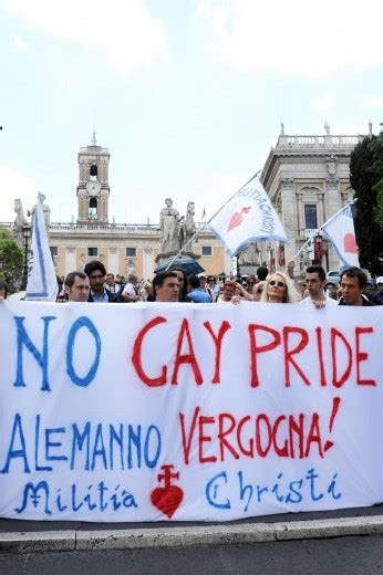 La Protesta Di Militia Christi Contro Leuropride La Repubblica