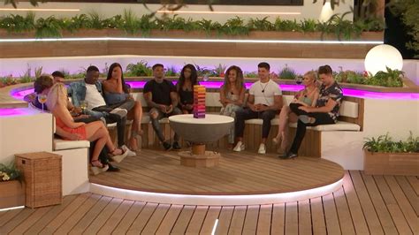 why love island doesn t air on saturdays and what happens in the villa love island 2019