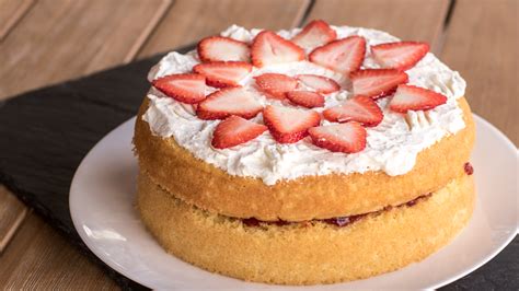 Classic Victoria Sponge Cake Occasionally Bake