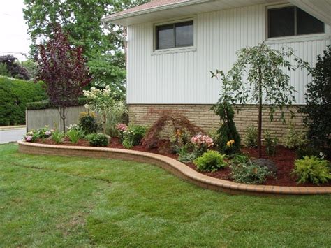 Find great ideas for low cost landscaping at hgtvgardens. Low Cost Landscaping Ideas For Small Front Yards - Garden ...