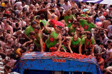 La Tomatina 2016 Photos History Facts And Rules About The Spanish