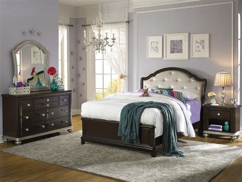 Twin size sets make furnishing a child's bedroom a breeze. Glamour Youth Black Cherry Panel Bedroom Set from Samuel ...