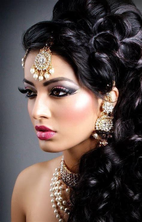 This a perfect reception hairstyle. Latest Pakistani Bridal Wedding Hairstyles Trends 2020 ...