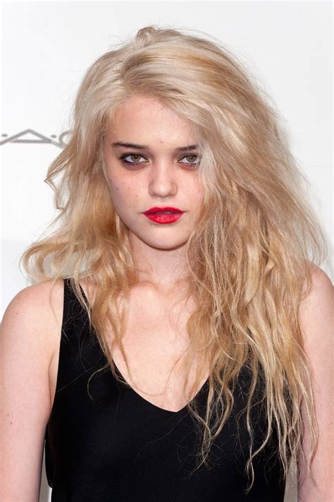 Pin By Sara Miner On The Beautiful People Sky Ferreira Hair Cool