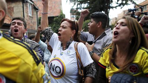 Colombians Narrowly Reject Peace Deal With Farc Rebels Univision News