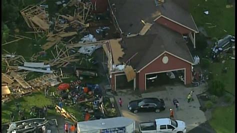 1 Injured After Tornado Touches Down In Western Wisconsin 25 To 30