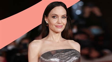 Angelina Jolie Doing The Electric Slide At A College Event Is Peak Proud Mum Glamour Uk