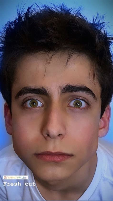 Hd theme images of the young actor aidan gallagher with every new tab. aidan gallagher pics | Atores quentes, Fotos de filmes ...