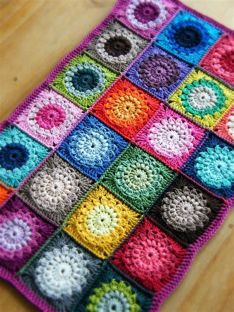 Why are you doing 4 trebles in each group? How to join Crochet Granny Squares in 20 Free Ways ...