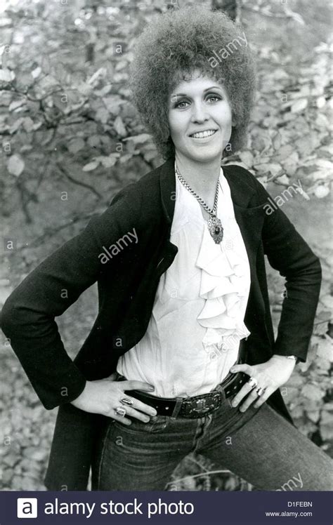 Julie Driscoll Uk Pop Singer In November 1967 Julie Driscoll 60s