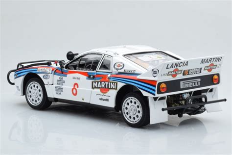 Lancia 037 Martini N8 A Bettega Rally Safari Kyosho 118