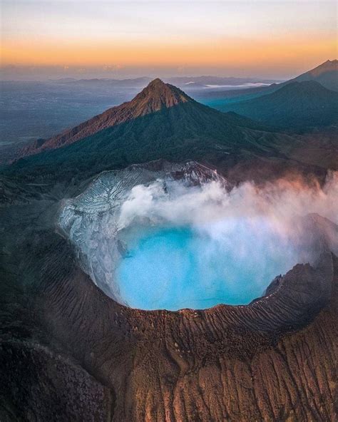 Sulfuric Volcano In Indonesia 💎 By Davideanzimanni⠀