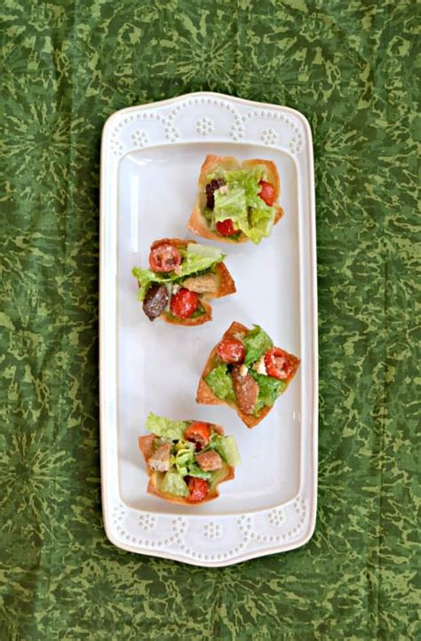 Who needs a salad plate when you can serve up mini caesar salads in wonton cups? Caesar Salad Wonton Cups #SundaySupper - Hezzi-D's Books ...