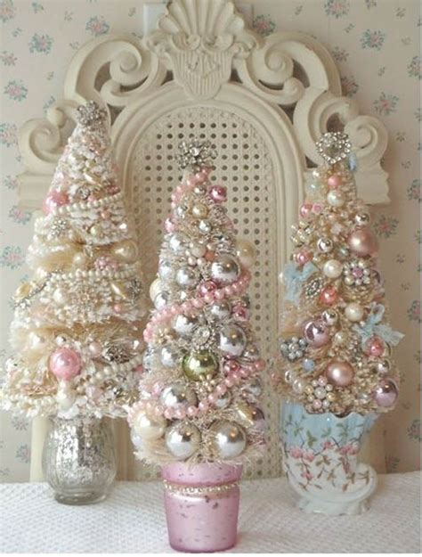 30 Breathtaking Shabby Chic Christmas Decorating Ideas All About Christmas