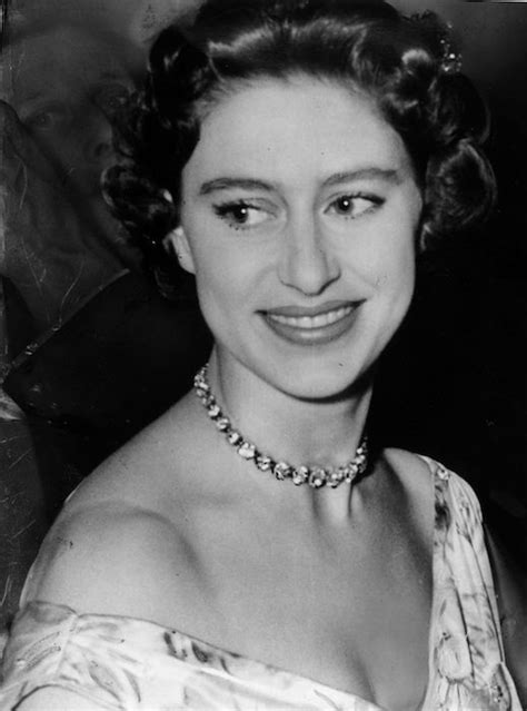 © bang showbiz queen elizabeth. Royal news: A woman once broke into Princess Margaret's ...