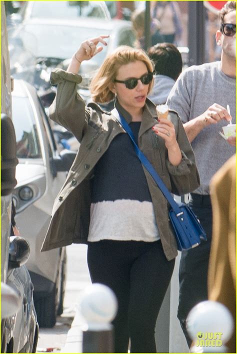 Scarlett Johansson Has Sweet Pregnancy Cravings In Paris Photo 3107469 Pregnant Celebrities