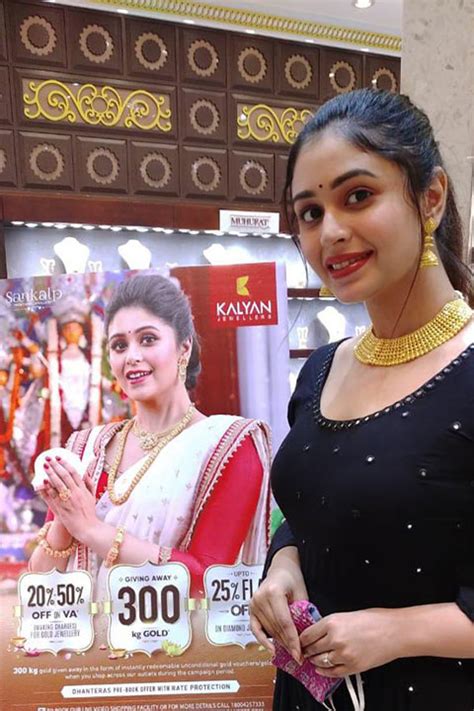 Ritabhari Chakraborty Launches Kalyan Jewellers Sankalp Pujo Collection Through Virtual Meet