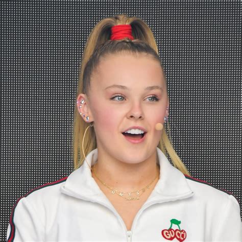 jojo siwa was almost trampled by an nba player while sitting courtside spiced up the game
