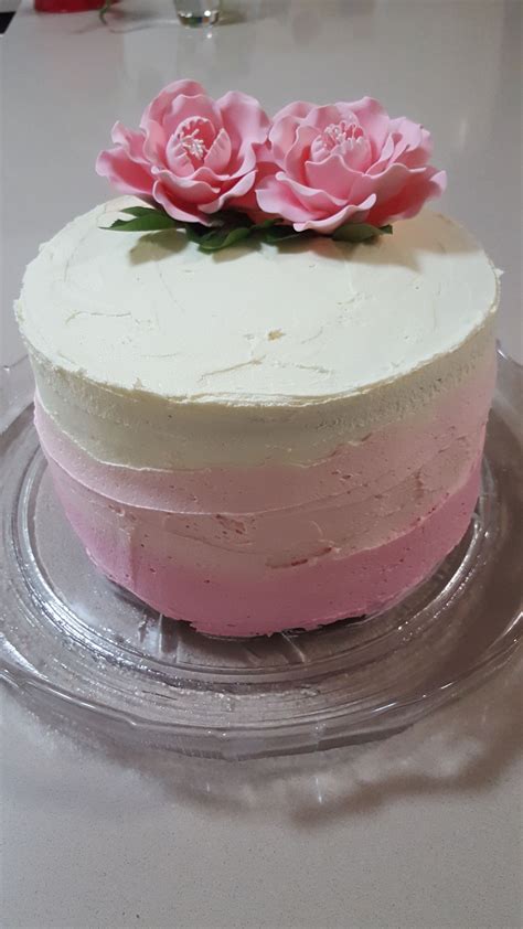 It is the birthday cake, right? Simple but elegant female cake | Birthday cake for women ...