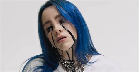 She first gained attention in 2015 when she uploaded the song ocean eyes to soundcloud, which was subsequently released by the interscope records subsidiary darkroom. Билли Айлиш, похоже, выпустит новый альбом в 2021 году