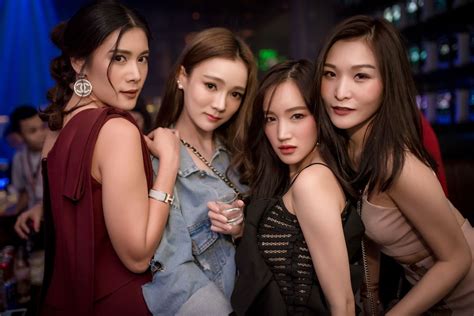 Friday Night At Dnd Club Do Not Disturb Siam2nite Korean Girl Night Aesthetic Girl