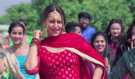 Happy Phirr Bhag Jayegi Trailer Sonakshi Sinha Is On A Run In The First Look At The Comedy