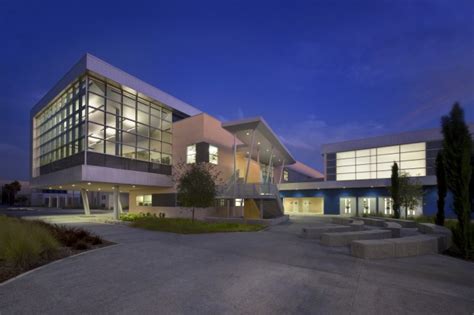 Middle College High School Achieves Leed Gold Higher Education Pre K