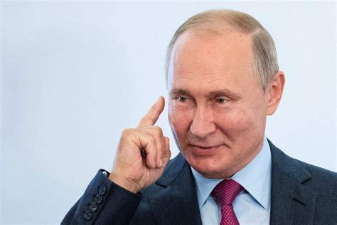 Reports show President Putin still uses Windows XP despite hacking risk