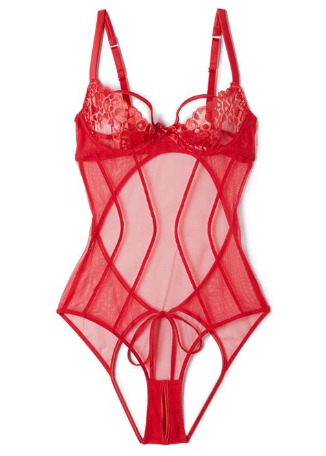 The Valentines Lingerie You Should Wear Based Horoscope Glamour