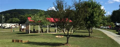 Smith mountain campground is a family owned and operated campground at the foot of scenic smith mountain, virginia. Smith Mountain Campground - Penhook, Virginia