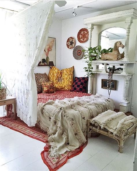 20 Gorgeous Boho Bedroom Decorating Ideas
