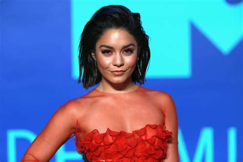 Vanessa Hudgens Is The Perfect S Witch In Her The Craft Costume And Were Getting Major