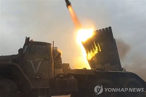 러 측 우크라군 동부 도네츠크 포격민간인 4명 사상 한국경제